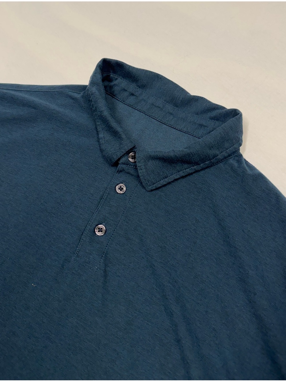 Vuori Menโs Large L Strato Tech Polo Shirt Stretch Dark Blue Performance V188